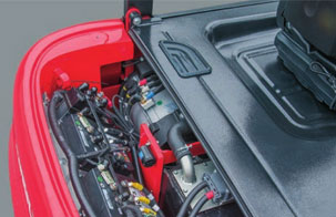 4.全開的機蓋，使電瓶維修保養(yǎng)十分方便-杭州叉車電動叉車